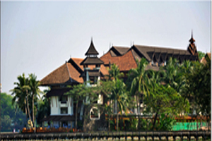 Kandawgyi palace hotel